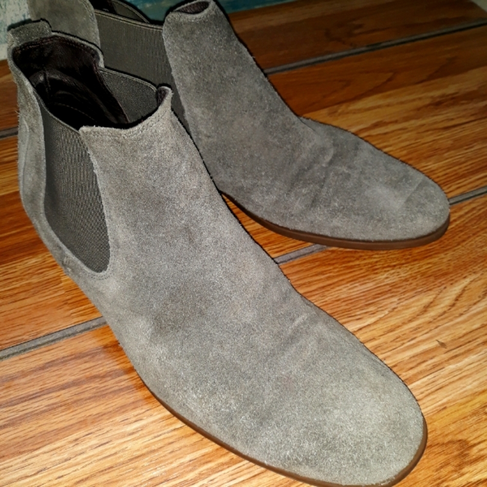 John Varvatos grey suede Chelsea boots. Size 8.5